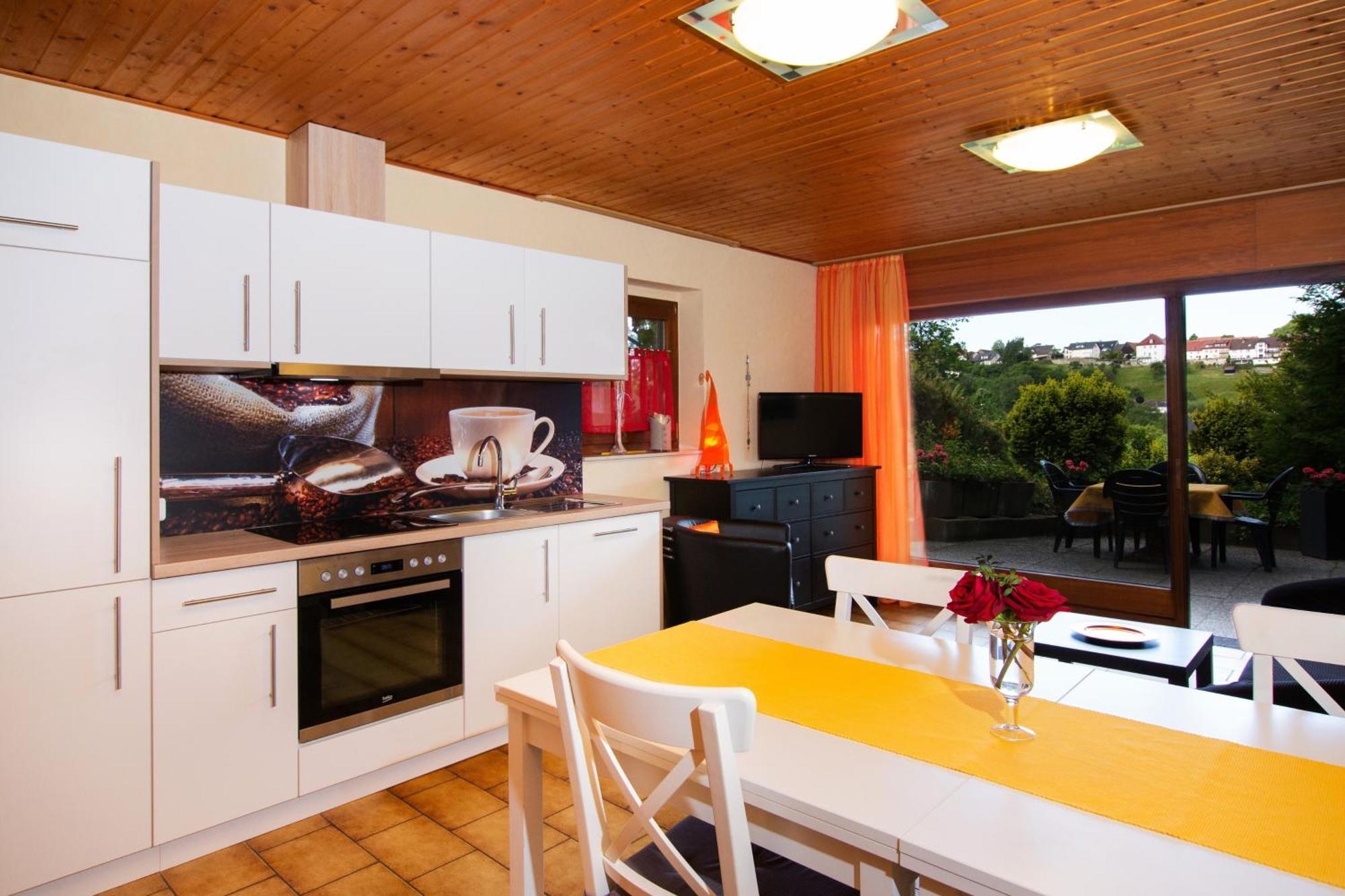 Ferienwohnung "Kirchblick" Im Ferienhaus Blumenhain Bad Wunnenberg Ngoại thất bức ảnh